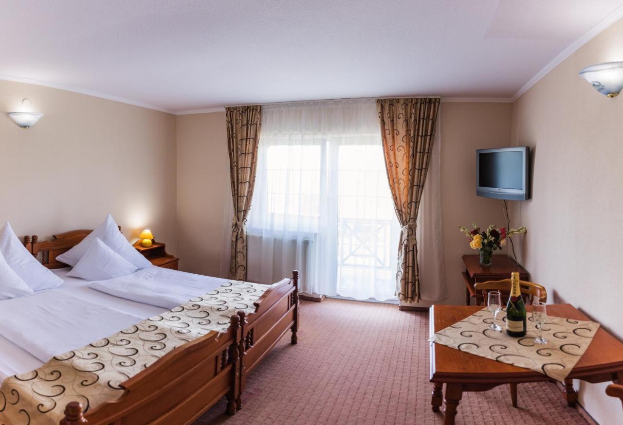 Hotel Europa Kokeltal Albeşti Dış mekan fotoğraf